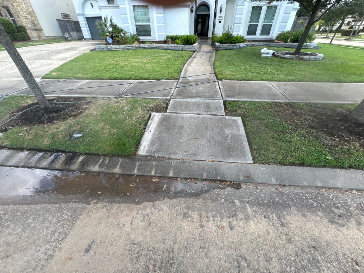 Driveway & Sidewalk Cleaning for Power Pressure Wash in Houston, TX