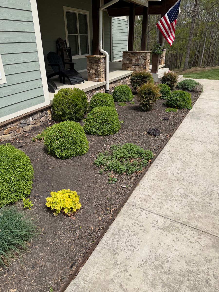 Mulch Bed Installation and Renovation for Starnes Hardscapes & Property Management LLC in Dunlap, TN