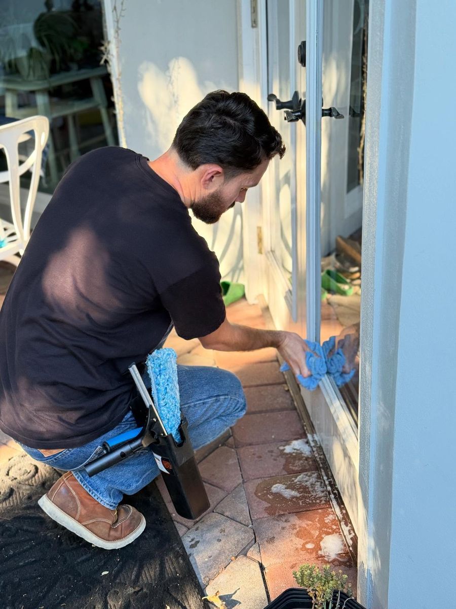 Residential Window Cleaning for GGG Home Services in San Jose, CA