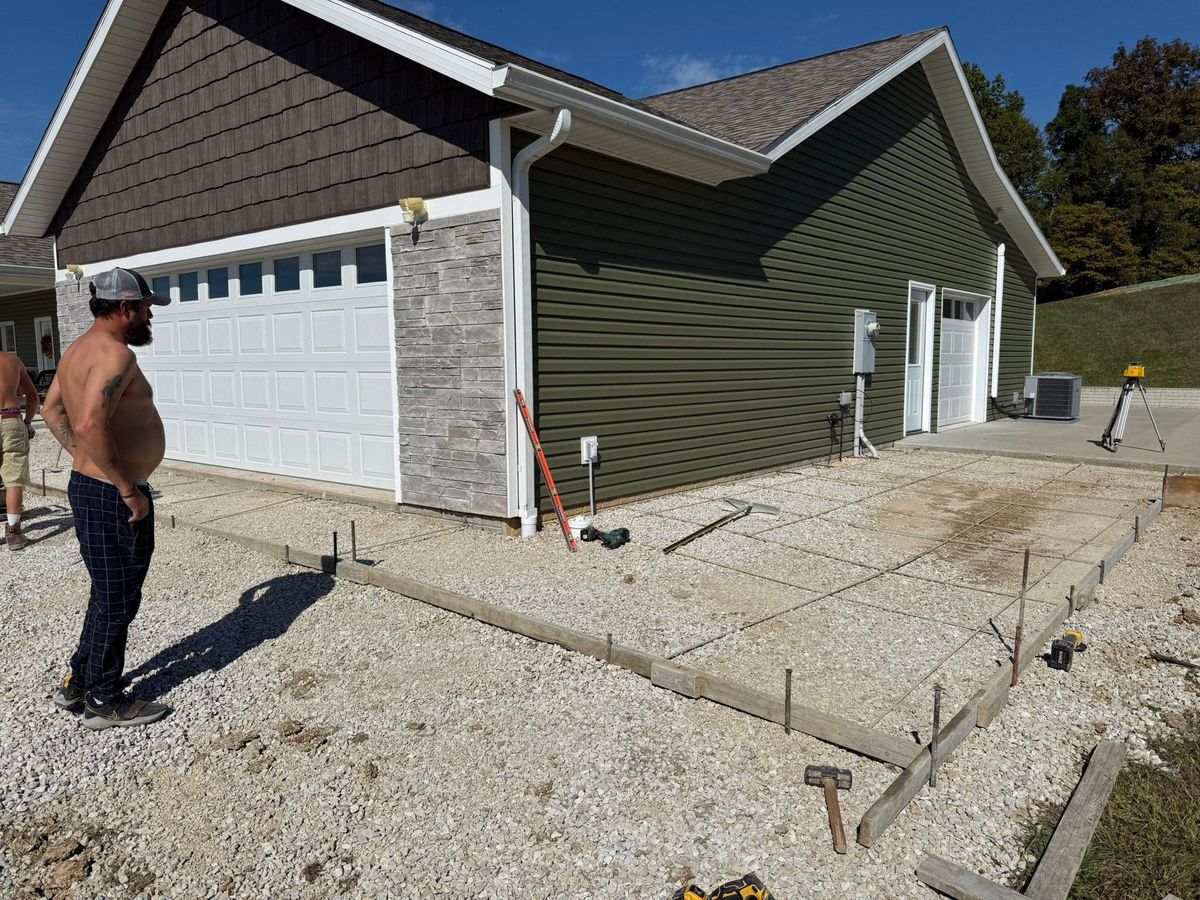 Driveways & Sidewalks for Whitfield Concrete Construction in Solsberry, IN