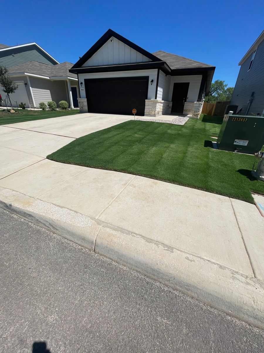 Top Dressing for Alamo Turf Works in San Antonio, TX