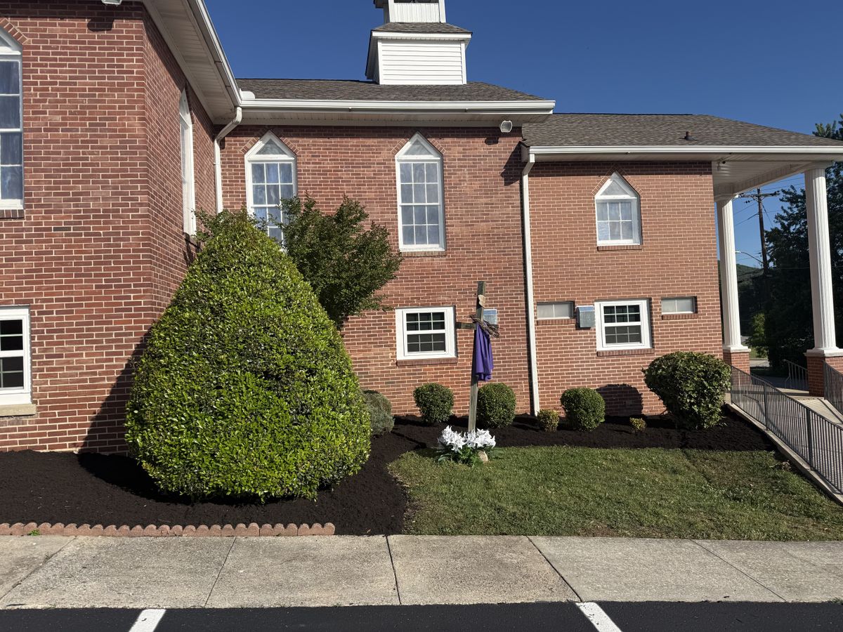 Mulch Installation for Lafollette Mulch, Stone and Lawn Care in La Follette, TN