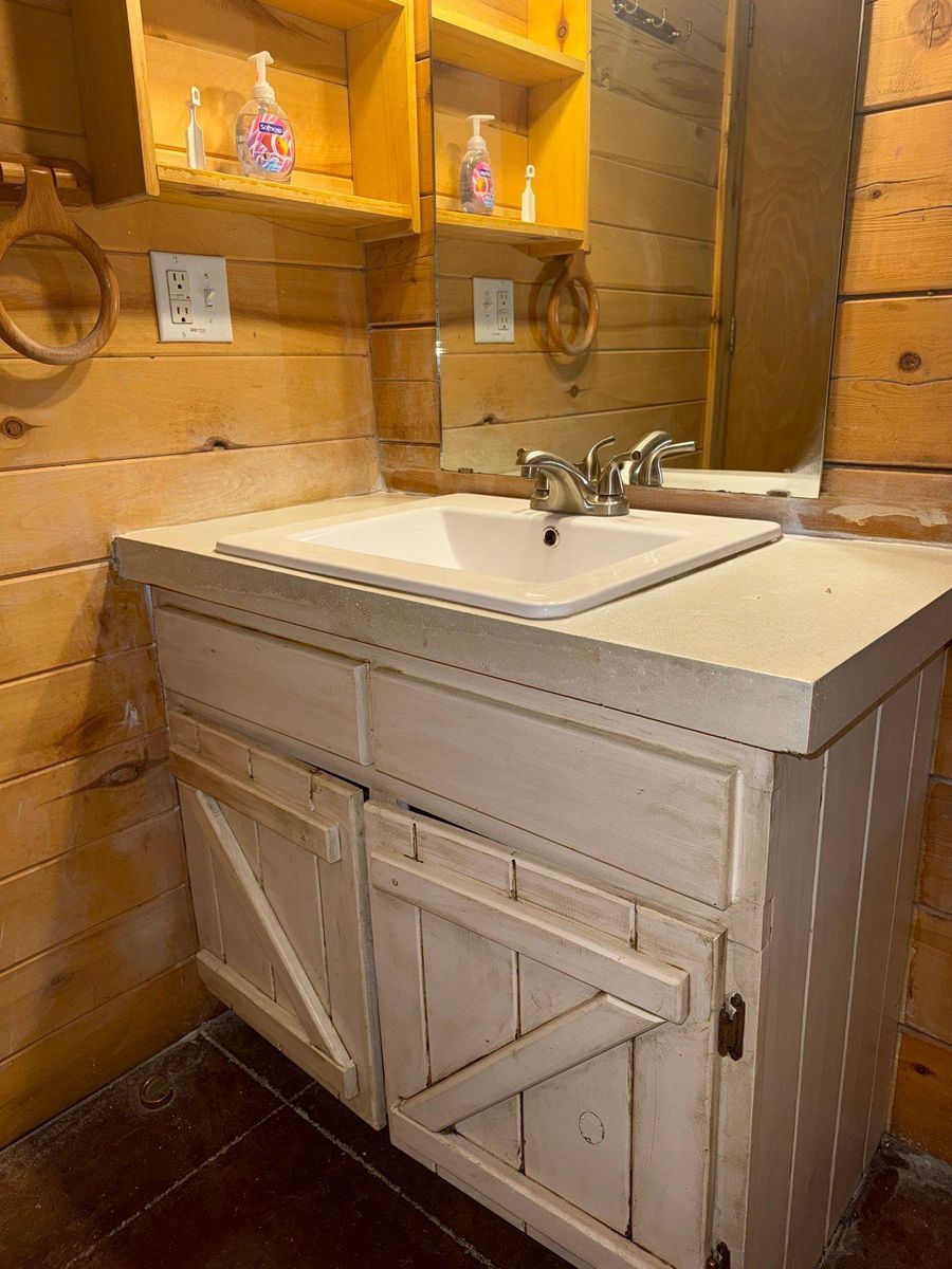 Bathroom Remodels for De Leon Carpentry & Renovation  in Leakey, TX