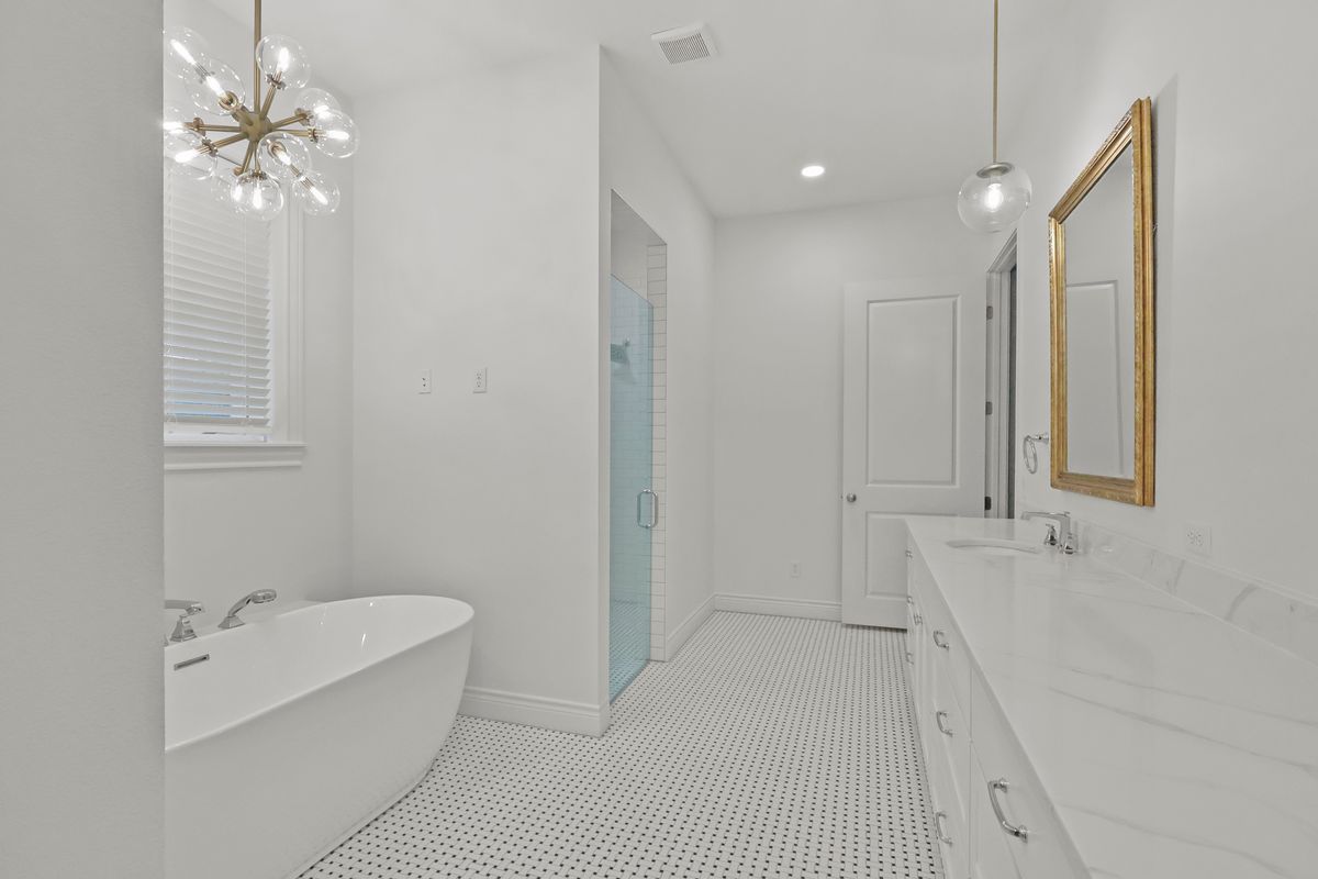 Custom Home Building for Easterling Homes in College Station, TX