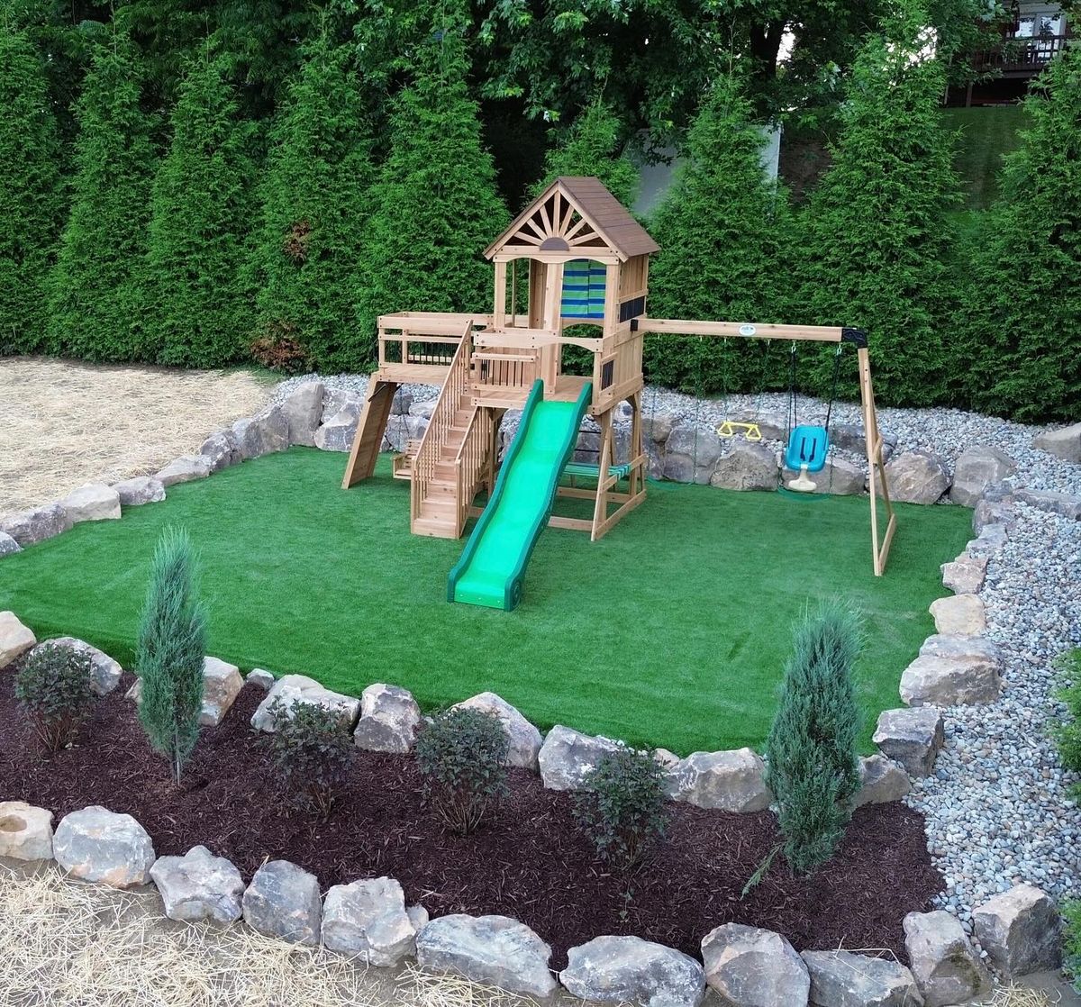 Turf & Putting Greens for Henney’s Custom Hardscapes in Canonsburg, PA