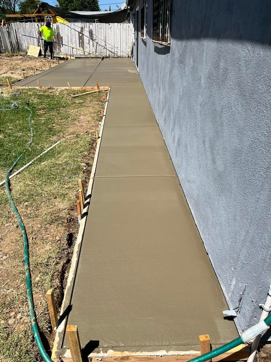 Sidewalk Installation for 4 Seasons Concrete Inc. in Gardena, CA