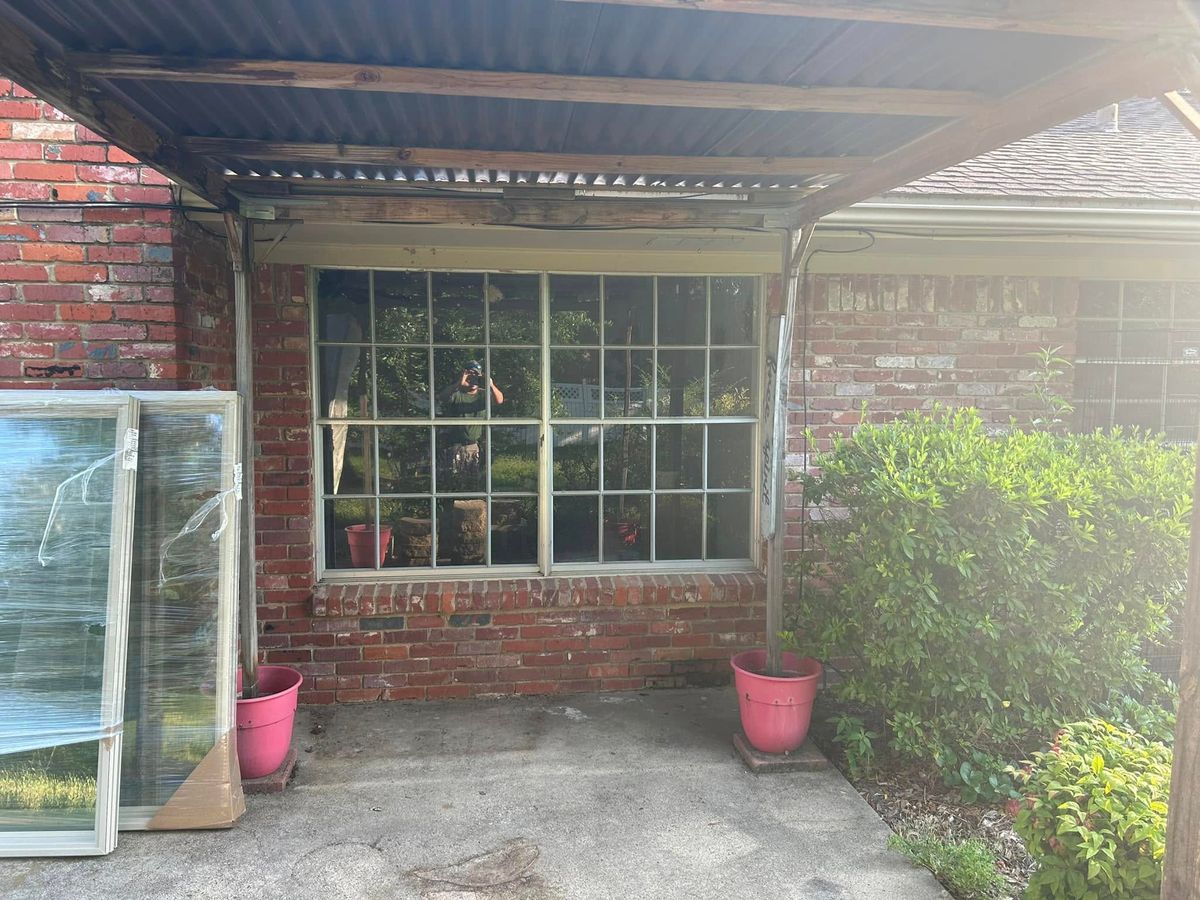 Window Repair and Replacement for Well Hung Windows & More in Hot Springs, AR