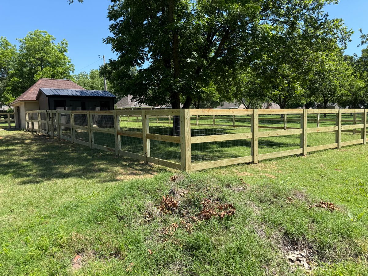 Fence Installation for Manning Fence, LLC in Hernando, MS