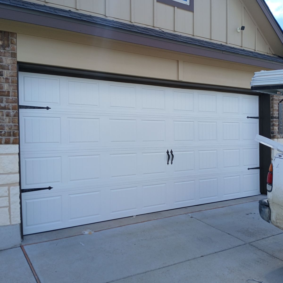 Commercial & Residential Installations for Jerry's garage doors in Dallas, TX