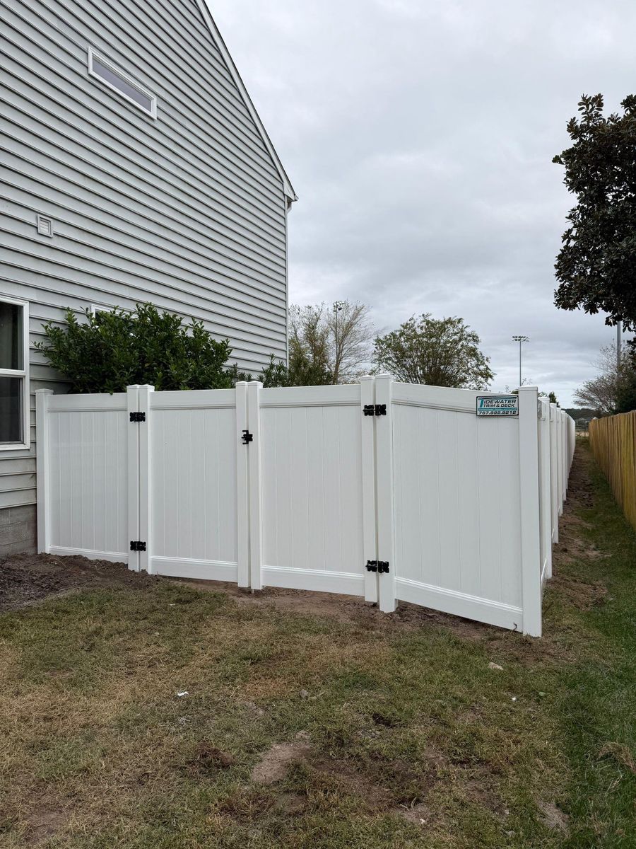 Vinyl Fencing for Tidewater Trim & Deck in Moyock, NC