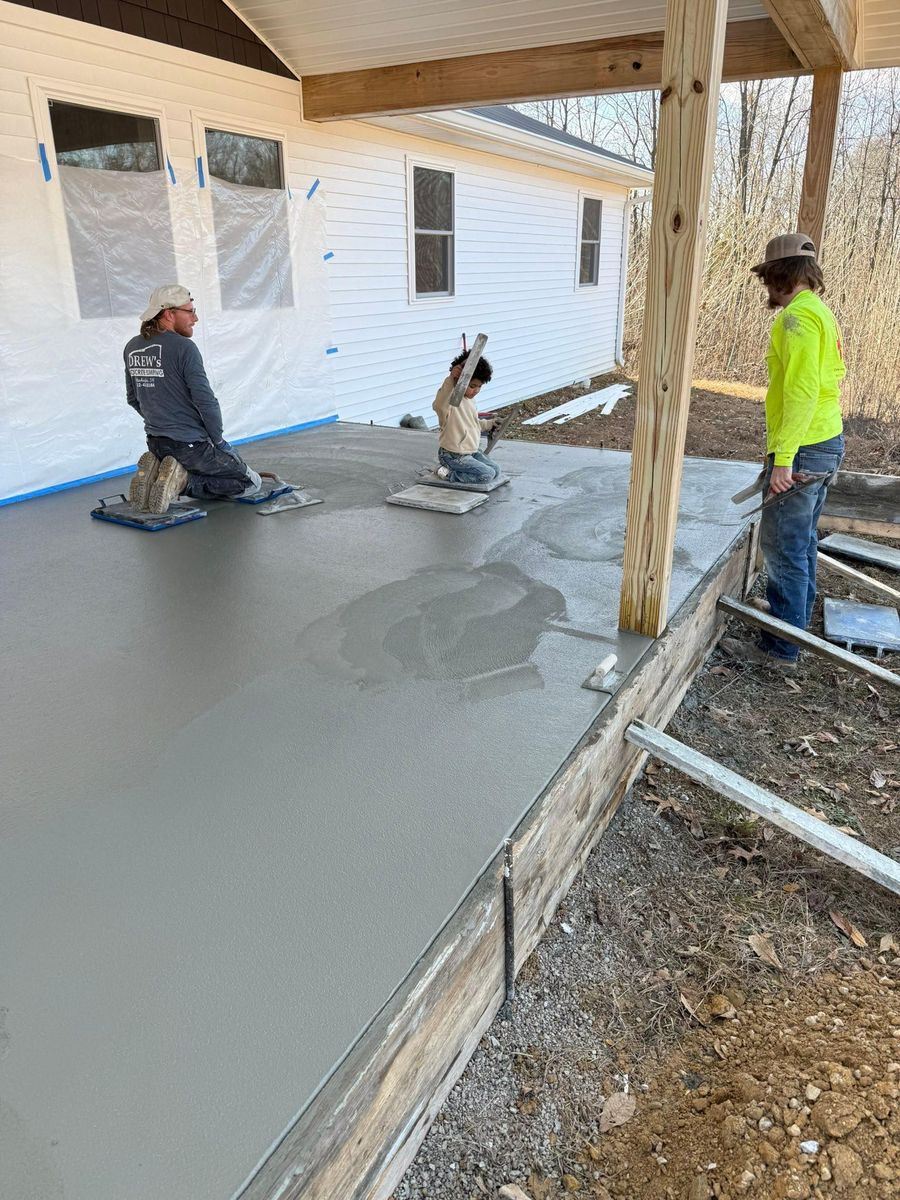Porches, Patios, & Firepits for Whitfield Concrete Construction in Solsberry, IN