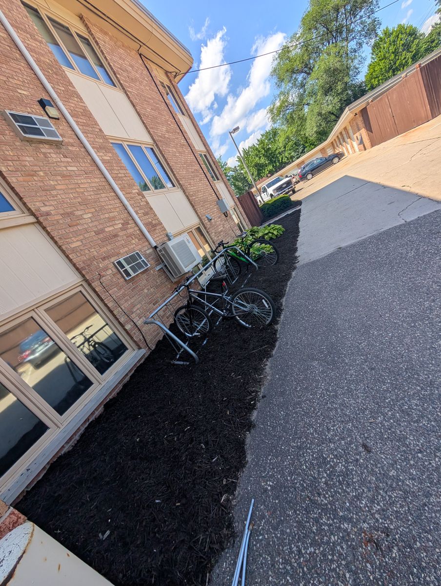 Mulch Installation for Urban Green Lawncare & Snow Removal in Lakeville, MN