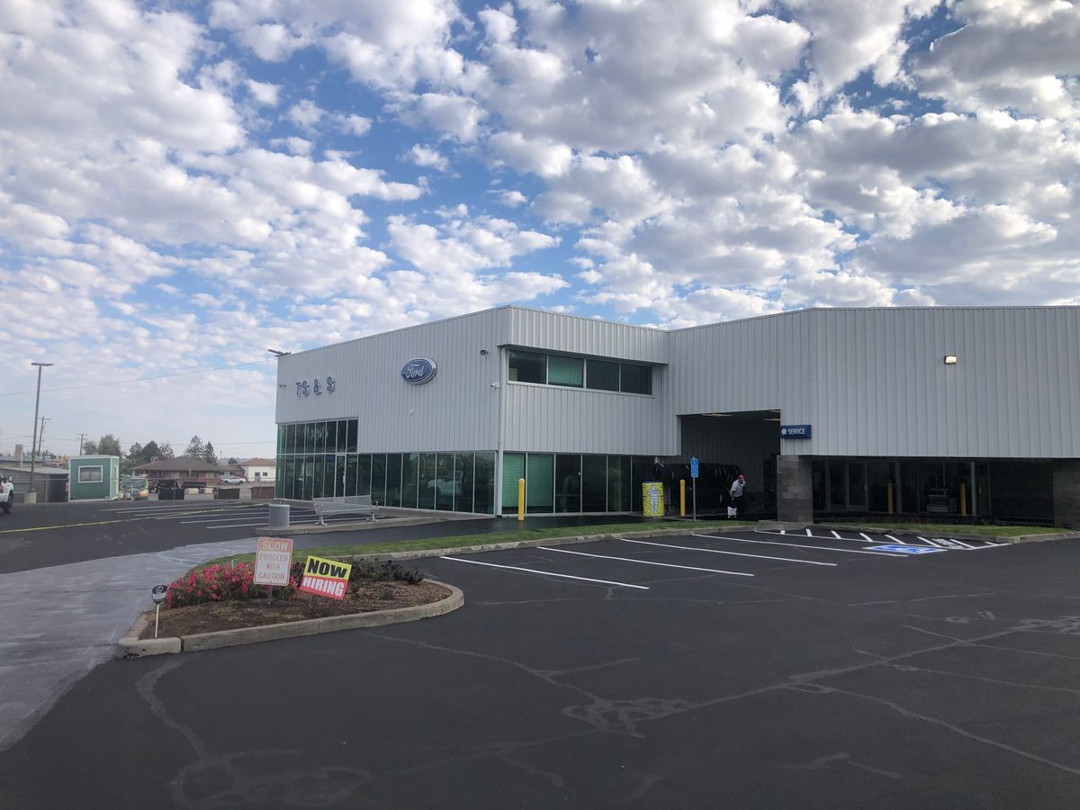 Parking Lot Sealcoating for Pacific Sealcoating in Black Butte Ranch, OR