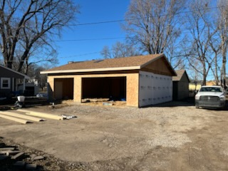 Garage Construction for Midwest Framing in Lawrence, KS
