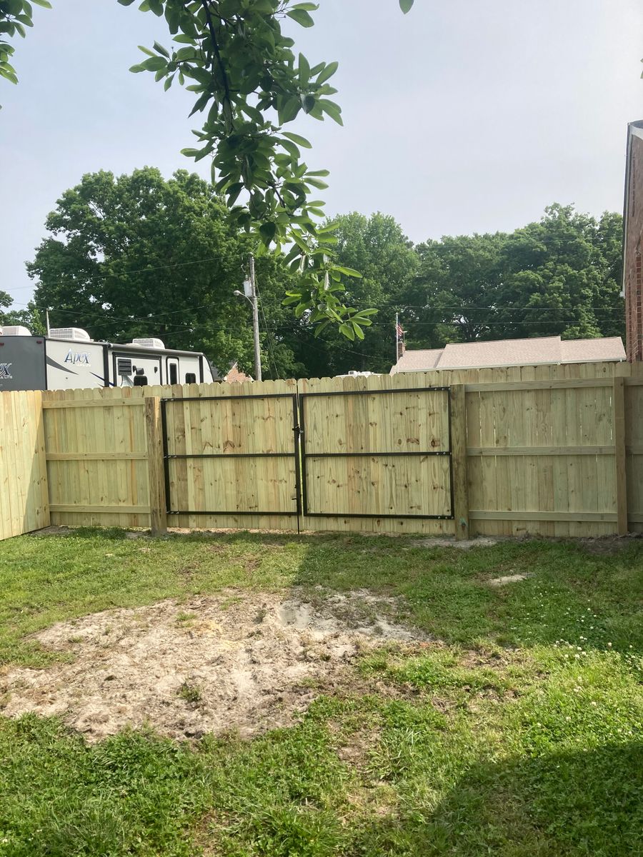 Wood Fencing for Sea Level Fence in Virginia Beach, VA