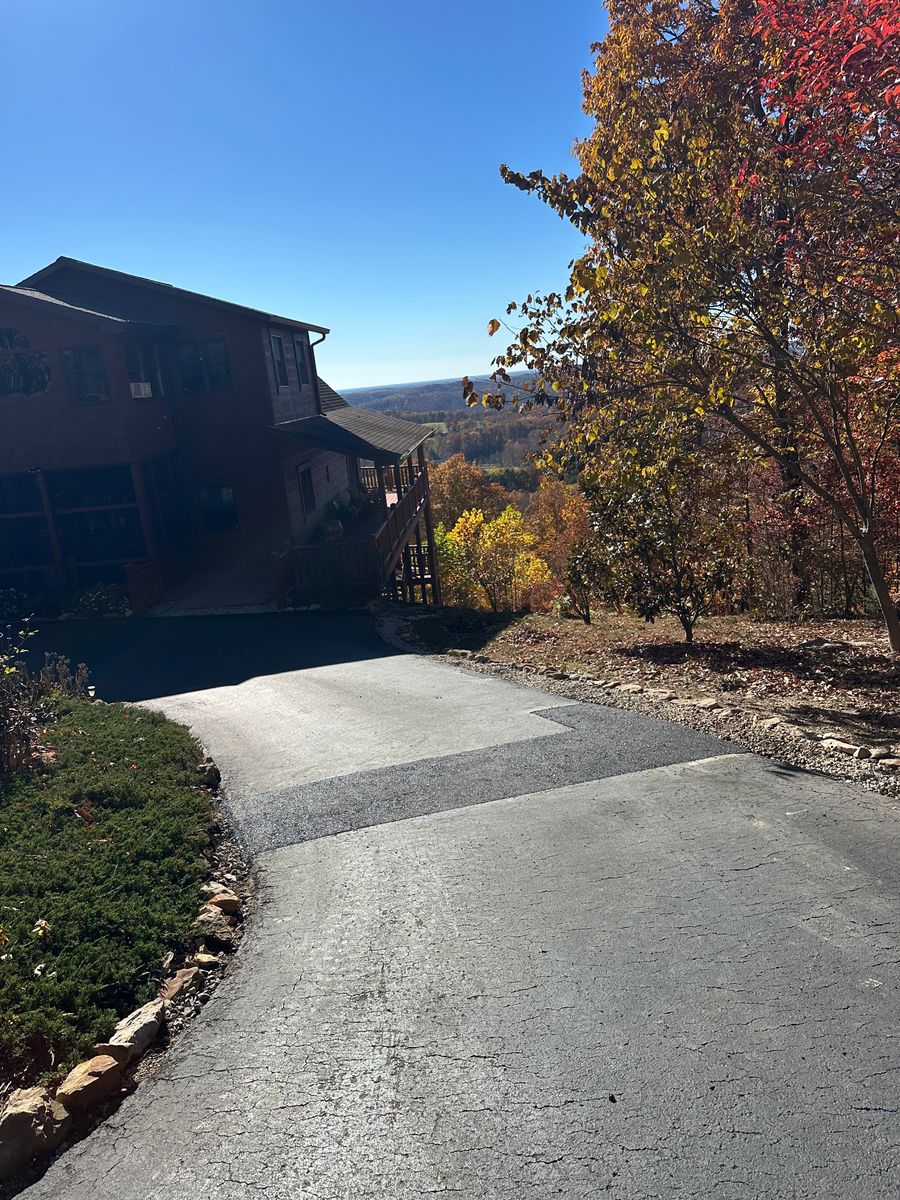 Asphalt Paving for Metzler Paving and Sealcoating LLC in Jacksboro, TN