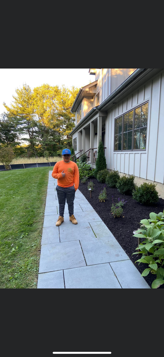 Mulch Installation for Zaldivar’s Lawn Care INC  in Peekskill, NY