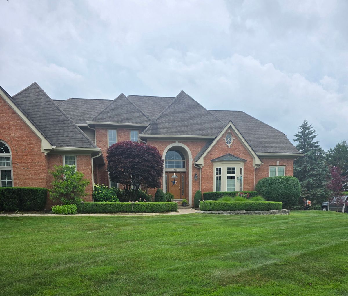 Shrub Trimming for Ivy Lawn and Landscaping in Oxford, MI