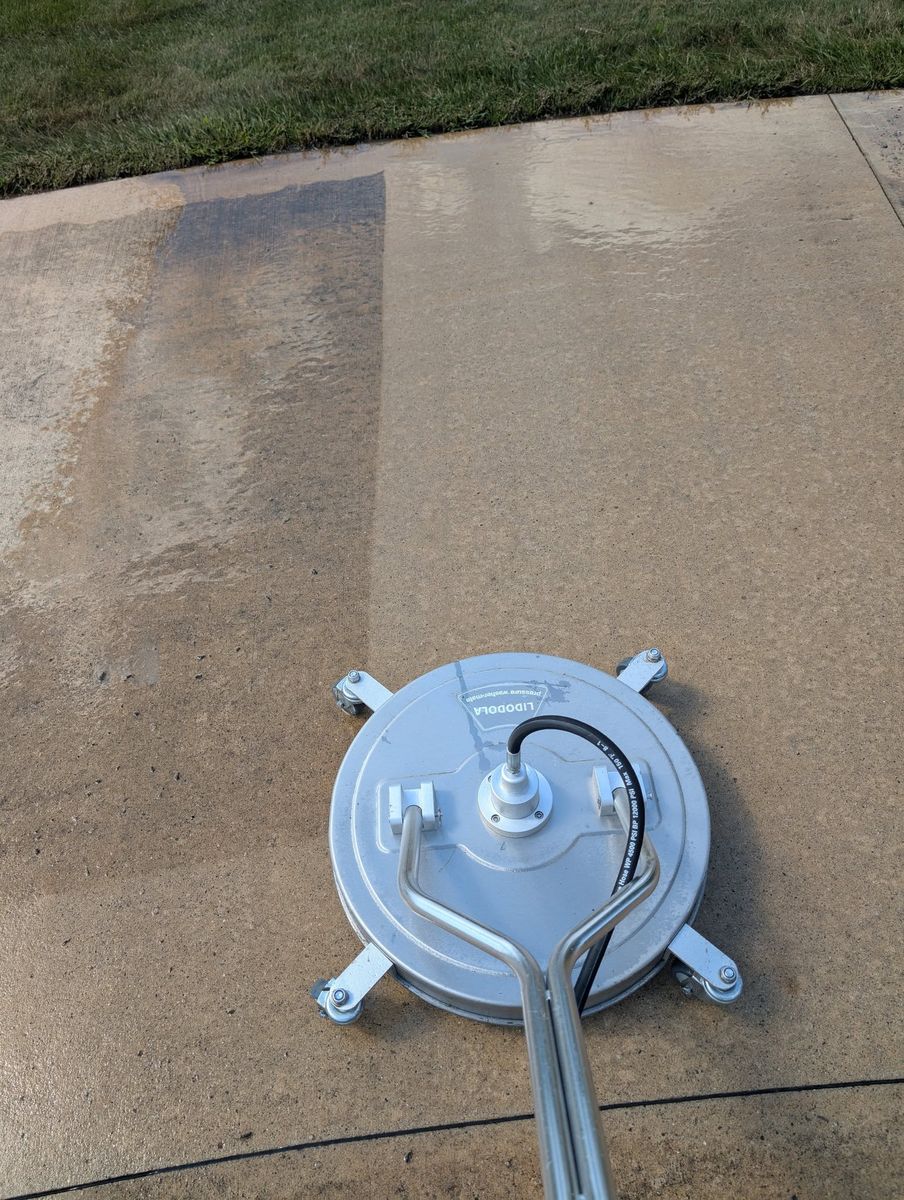 Surface Cleaning for Kingdom Power Washing & Window Cleaning in Flushing, MI