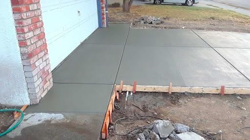 Sidewalk Installation for 4 Seasons Concrete Inc. in Gardena, CA