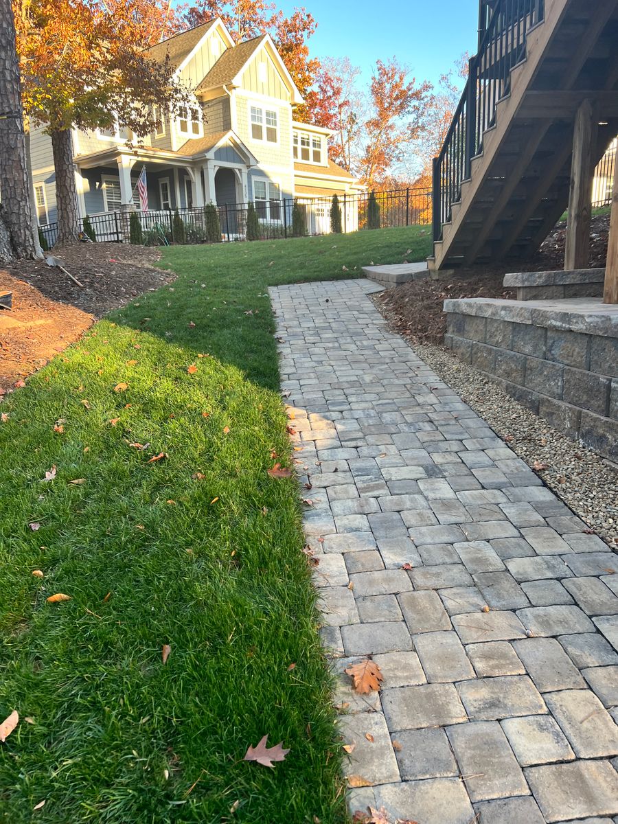 Mulch Installation for Massey Landscaping in Gastonia, NC