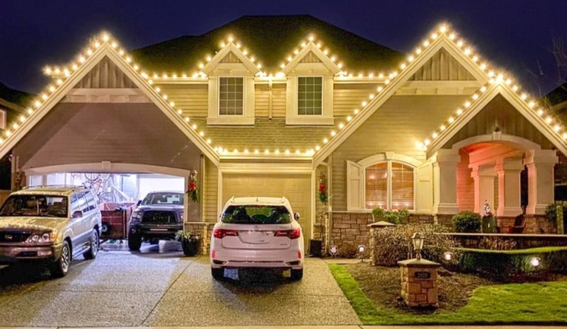 Ridgeline and Rooflines for Light the Season in Lafayette Parish,  LA