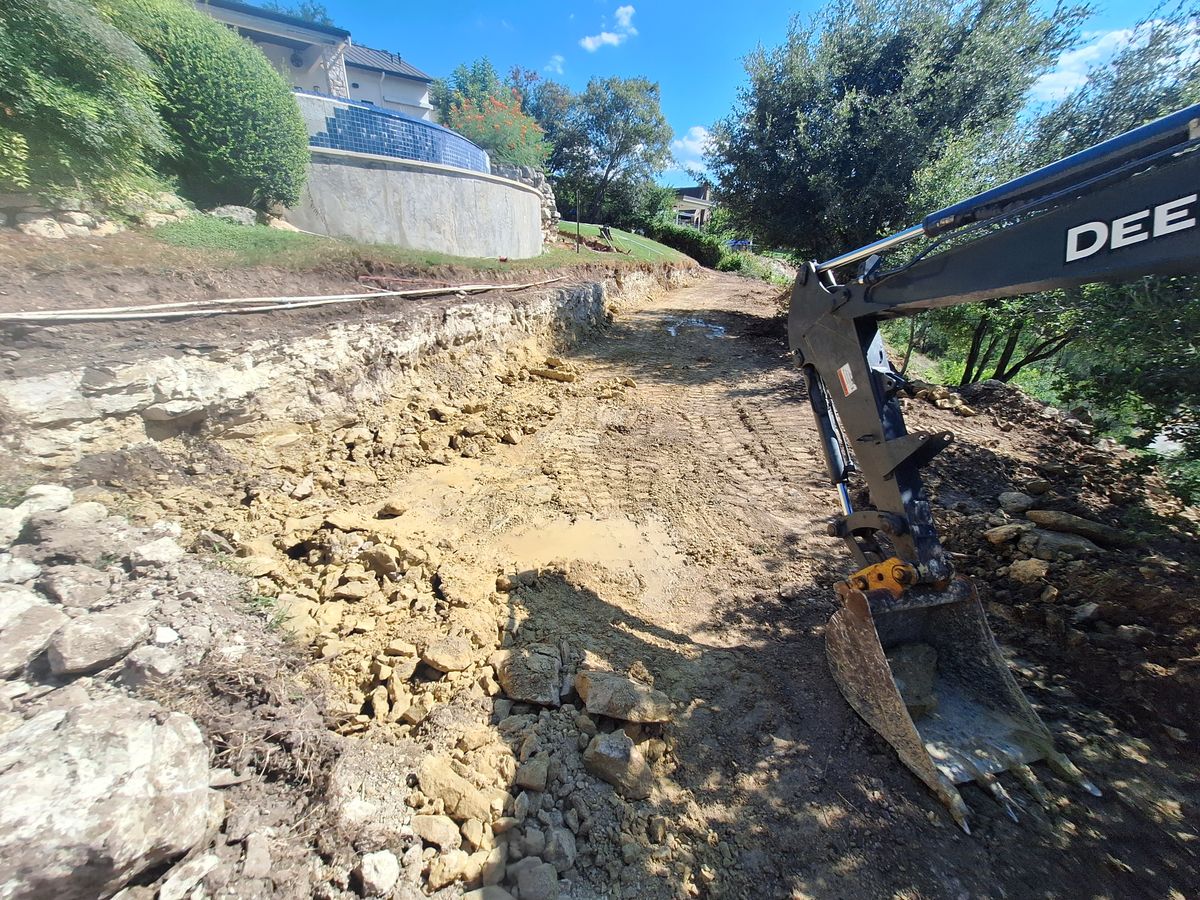 Earthwork Services for Leo's Concrete Crew in Elgin, TX