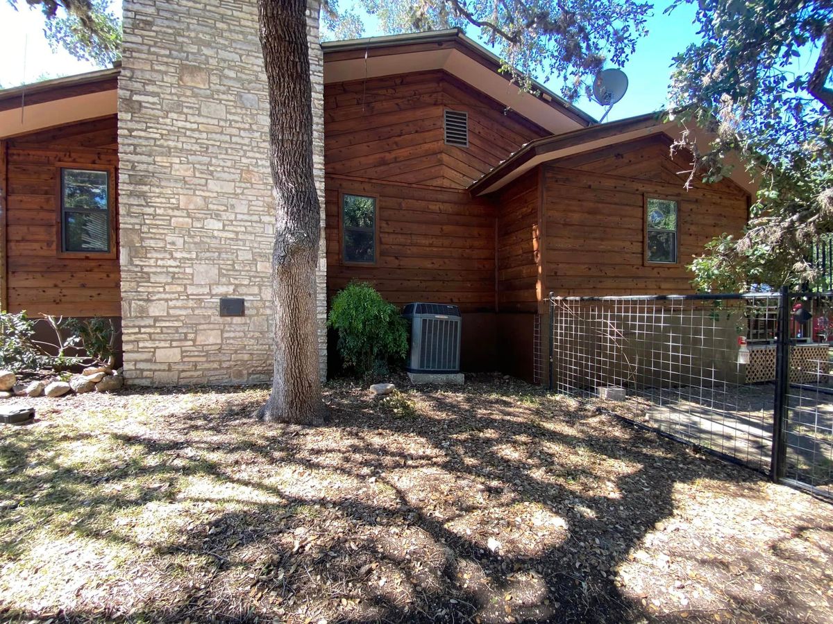 Painting and Staining for De Leon Carpentry & Renovation  in Leakey, TX