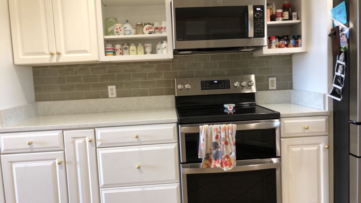 Kitchen Backsplash Tiling for The Tile Guy in Paris, TN