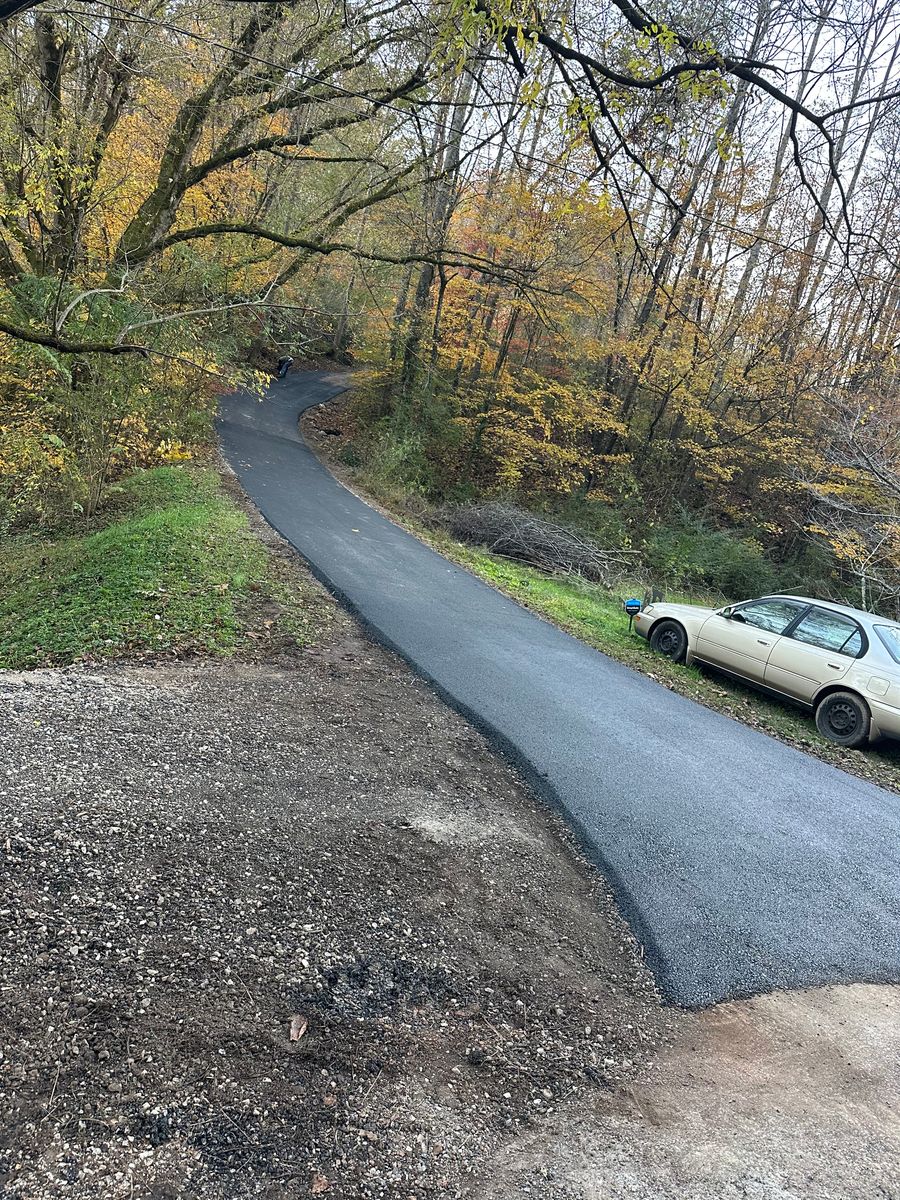 Asphalt Paving for Metzler Paving and Sealcoating LLC in Jacksboro, TN