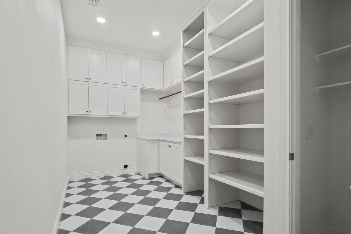 Flooring for Easterling Homes in College Station, TX