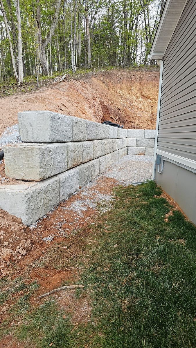 Retaining Wall Construction for Class Act Earthworx in Elizabethton, TN