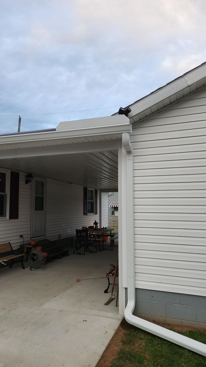 Siding for Top Hand Roofing and Gutter in Pomeroy, OH