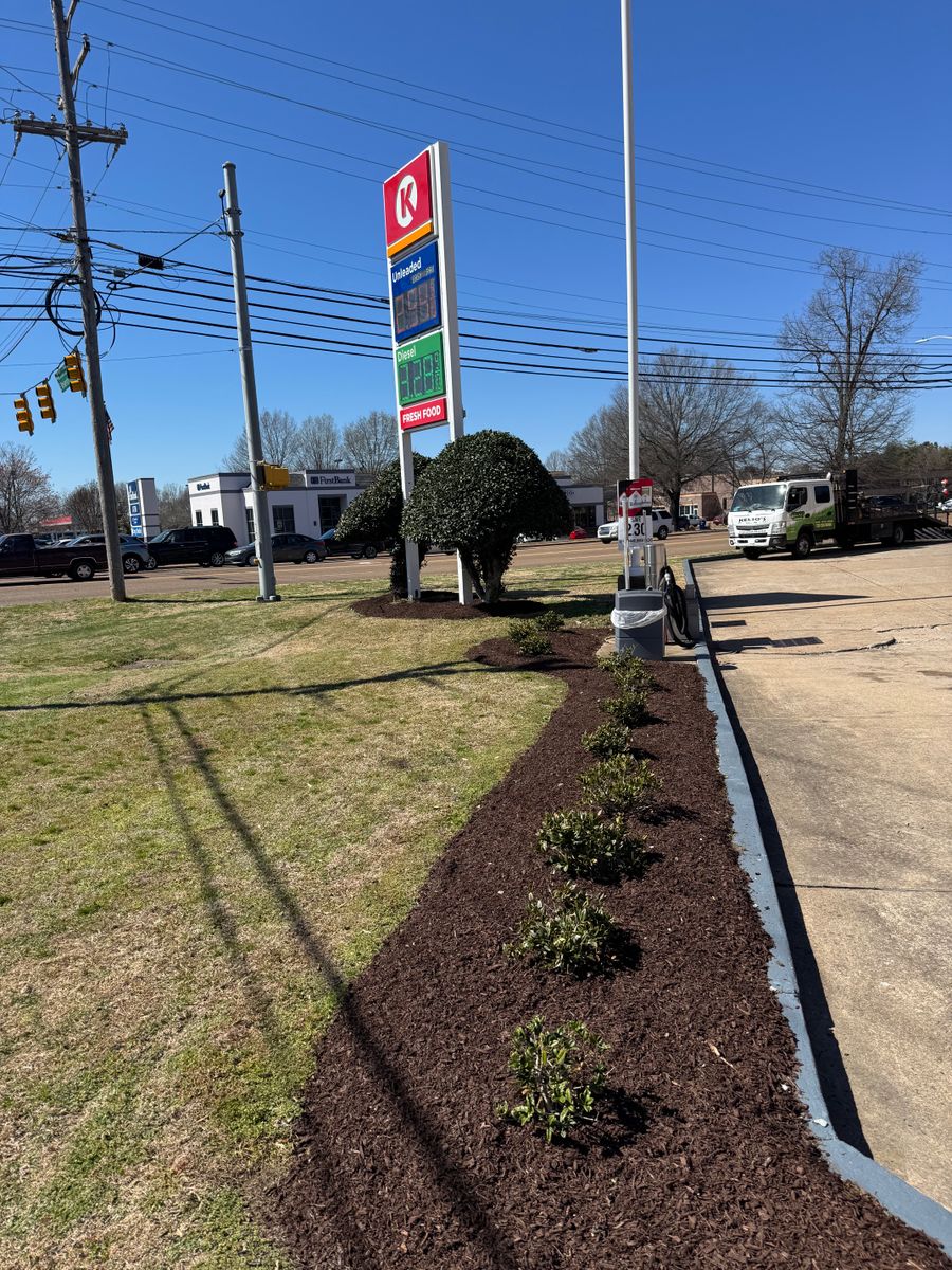 Mulch Installation for Kelso's Lawn Maintenance in Medina, TN