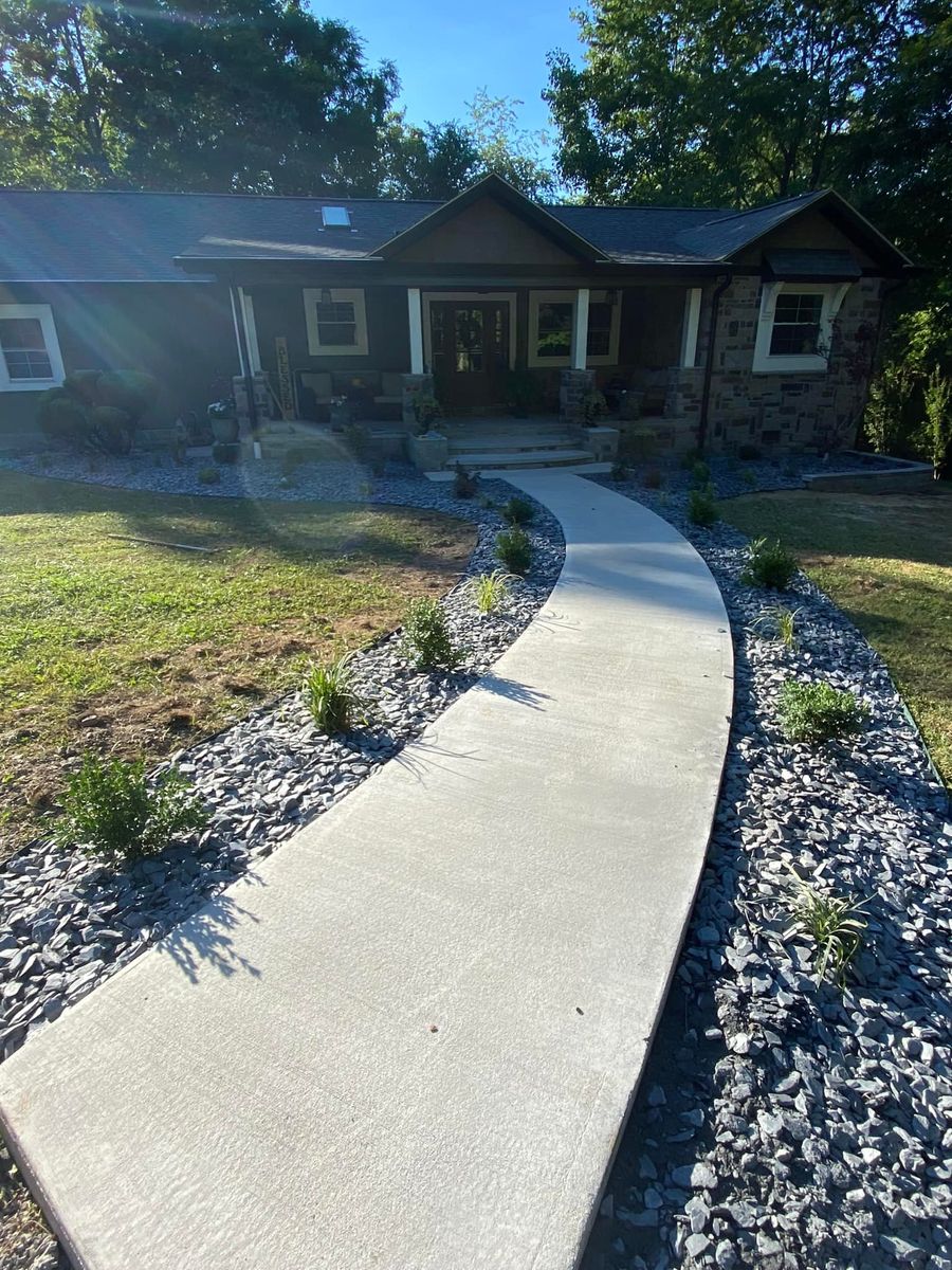 Landscaping for Dust Till Dawn Lawn in London, Kentucky