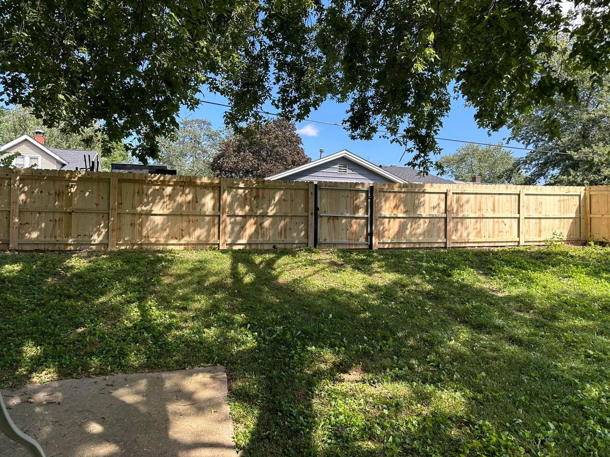 Wood Fences for Illinois Fence & outdoor co. in Kewanee, Illinois