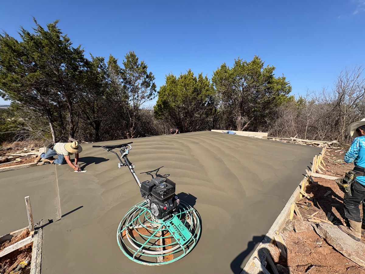 Custom Driveways for Leal's Welding & Construction LLC in Granbury, TX