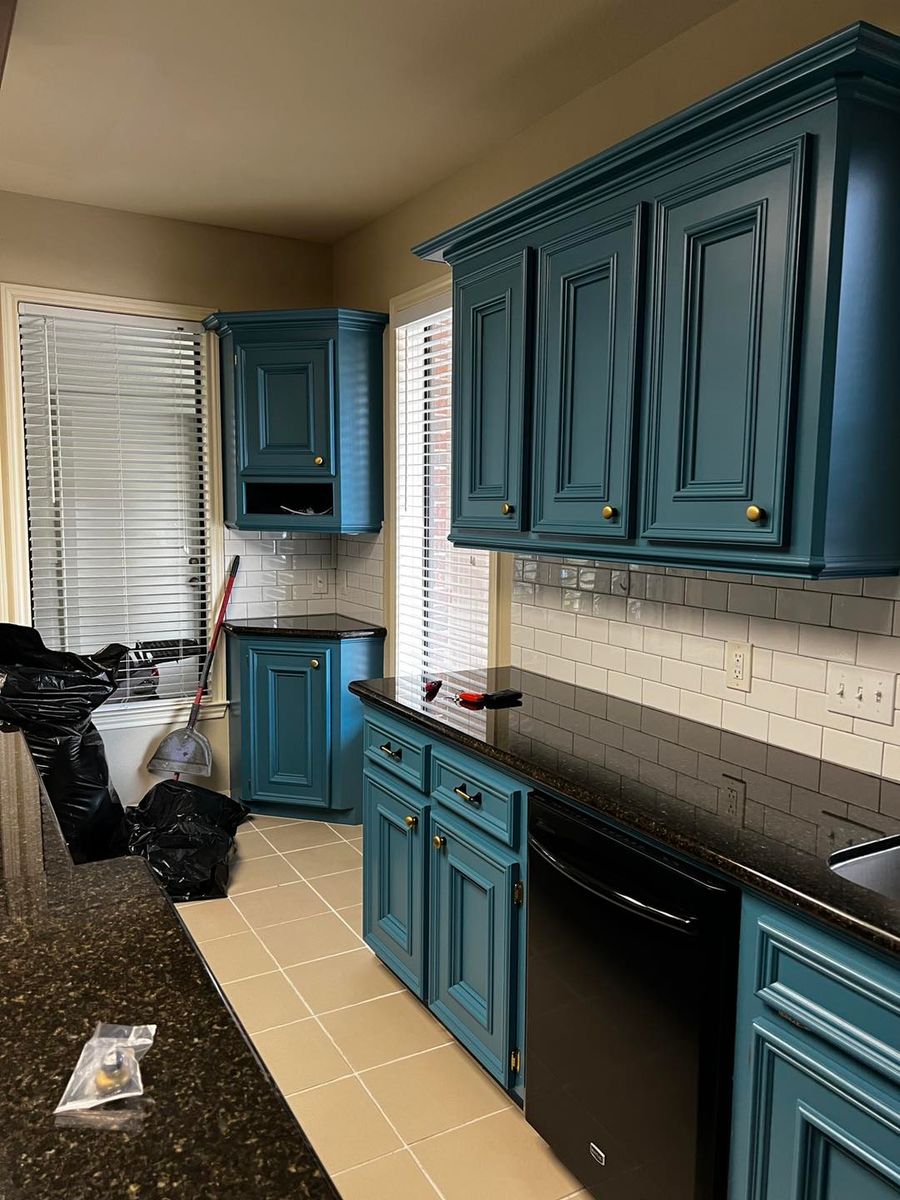 Kitchen and Cabinet Refinishing for AGD Painting in Kingwood, TX