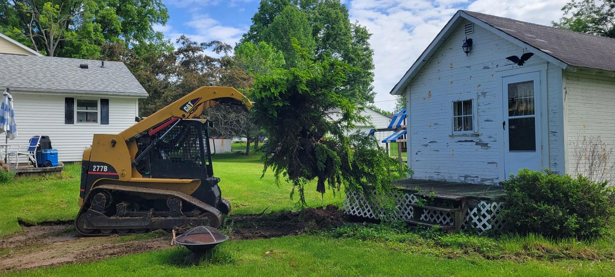 Downed Tree/Brush Removal for Admiring Landscapes in Lancaster, OH