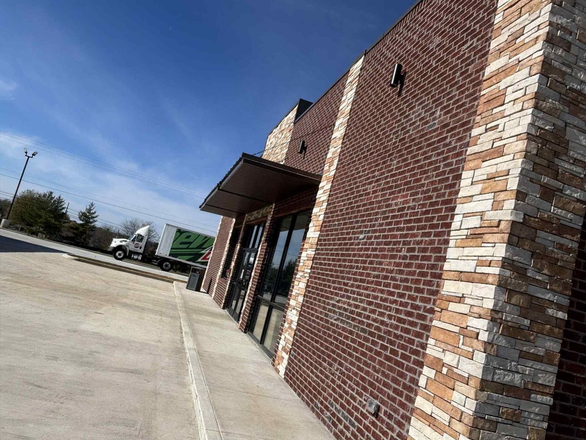 All forms of Siding metal and vynl for KY Gutter Pro & Specialty Roofing Systems in Monticello, KY