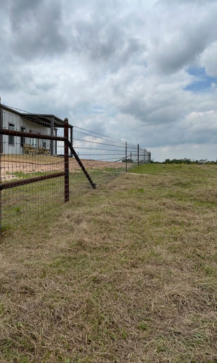 Net-Wire Fencing for 5-7 Fencing & Construction in Madisonville, TX