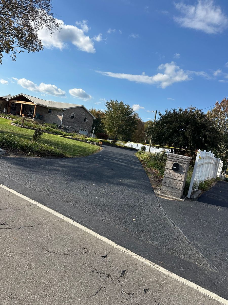 Asphalt Paving for Metzler Paving and Sealcoating in Jacksboro, TN