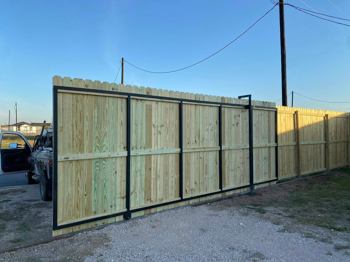 Fencing for Lala Home Solutions in San Juan, TX