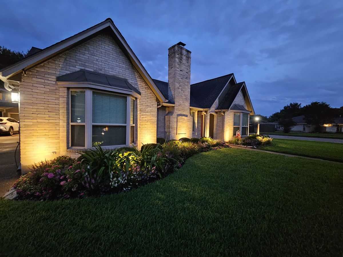 Flowerbeds for Bonita Bay Lawn Maintenance LLC in La Porte, TX
