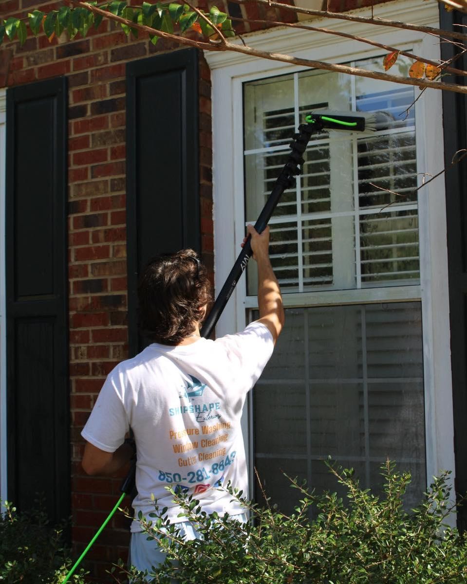 Window Cleaning for ShipShape Exteriors in  Tallahassee,  FL