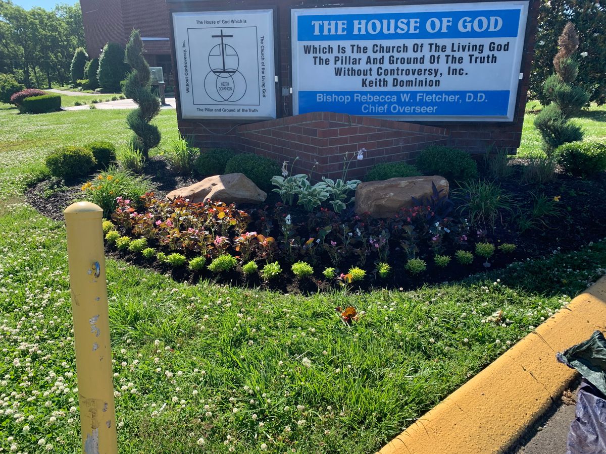 Seasonal Color- Spring and Fall for Russell's Lawn Care Plus in Nashville, TN