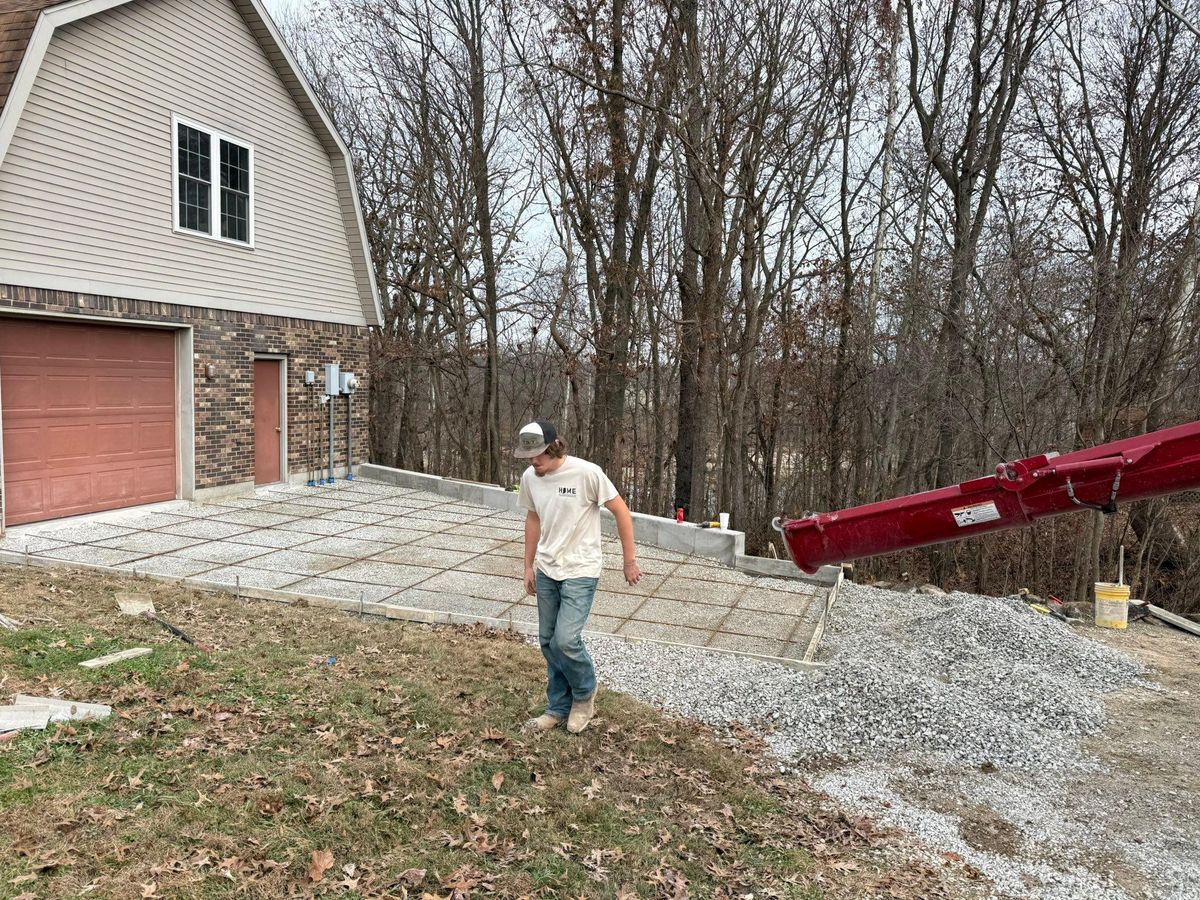 Porches, Patios, & Firepits for Whitfield Concrete Construction in Solsberry, IN