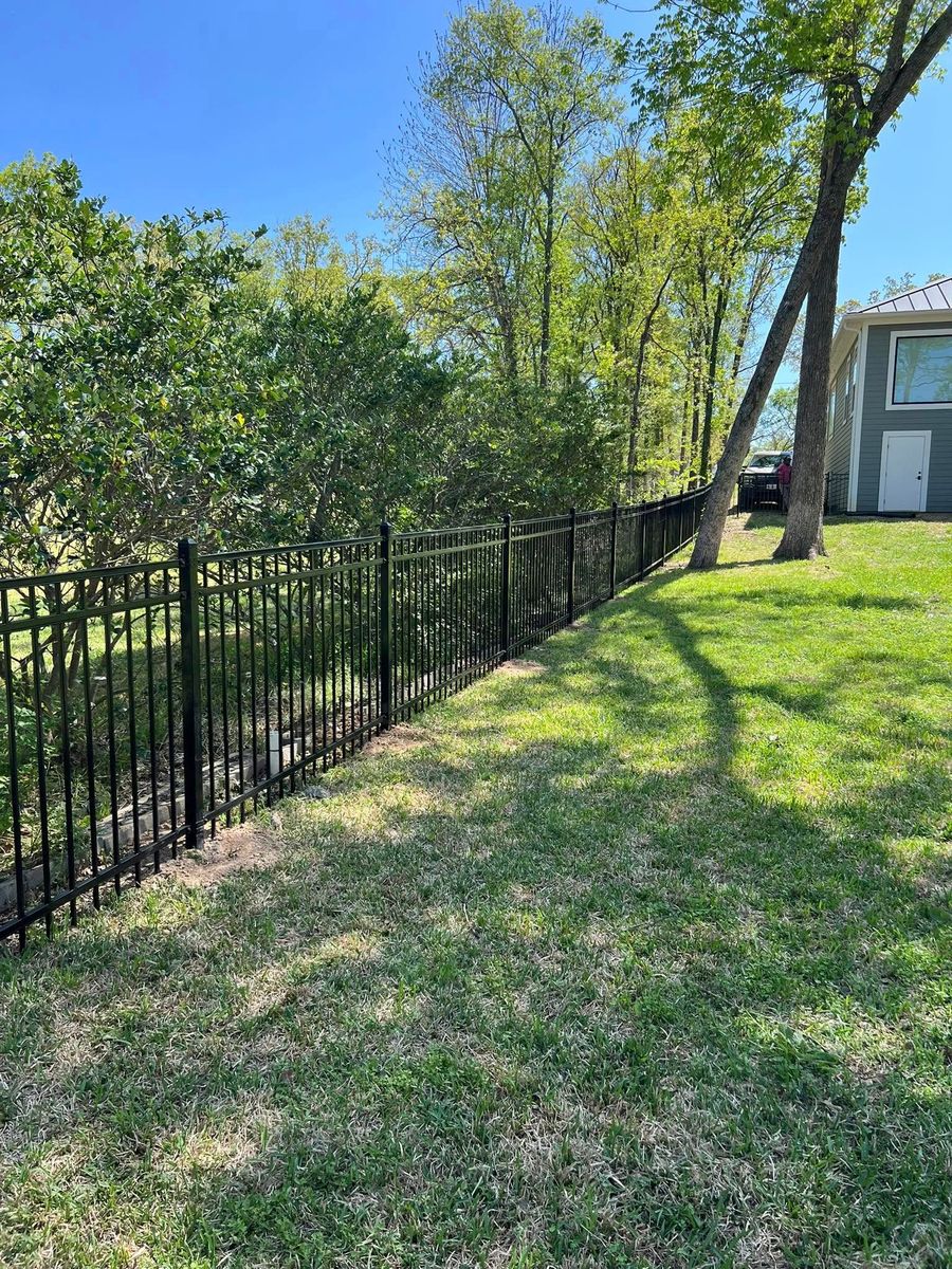 Fencing for Cowboy Construction in Palestine, TX