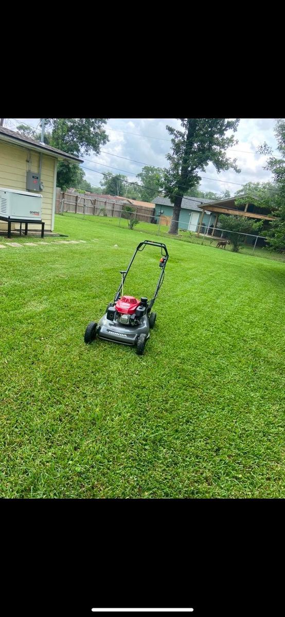 Mowing for Texas Vision Lawn & Landscape in Beaumont, TX