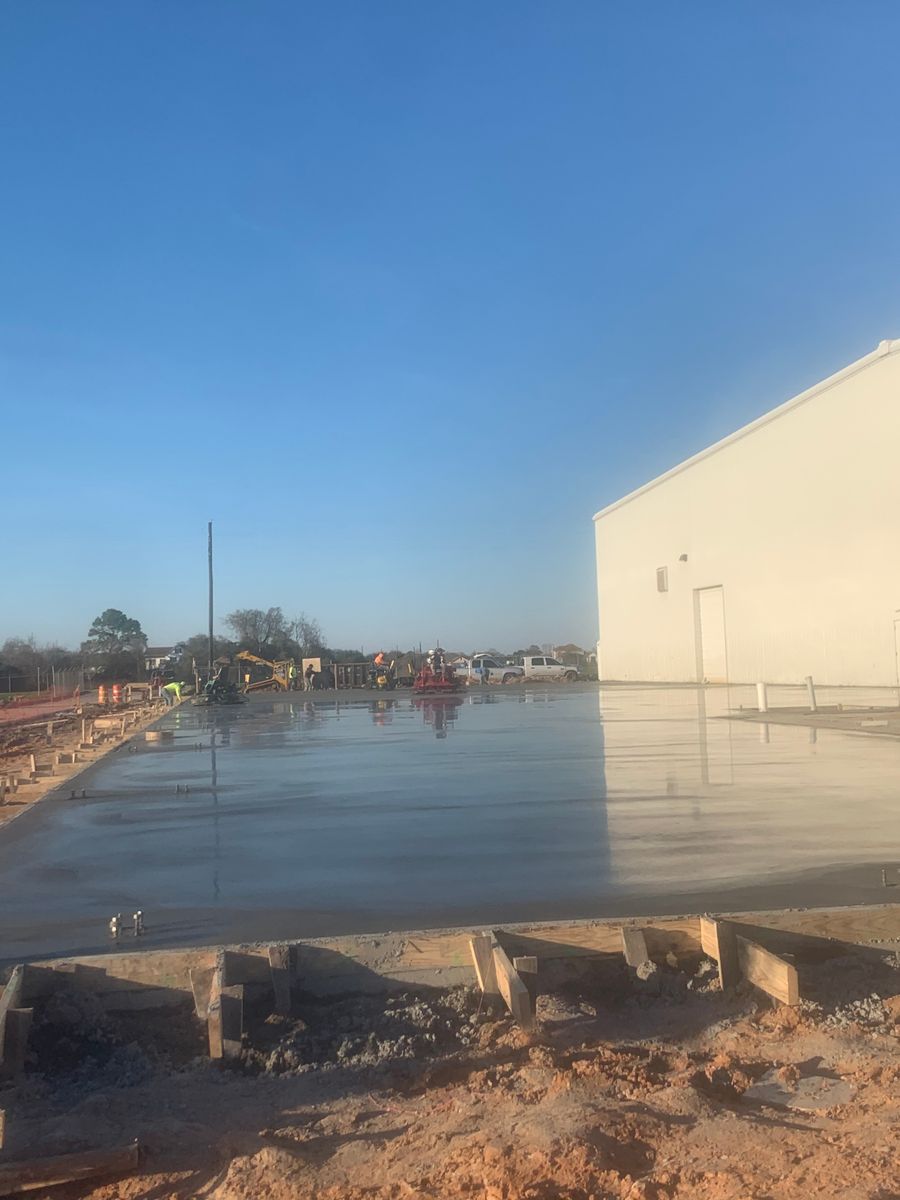 Mont Belvieu Concrete Contractors for Texas Bay Concrete in Houston, TX